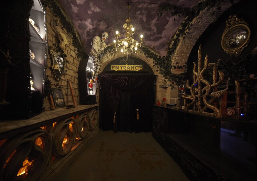 Barcelona: Nightmare Horror Museum Maze Entry Ticket - The setting: a 13th-century maze under Barcelona’s historic gaze