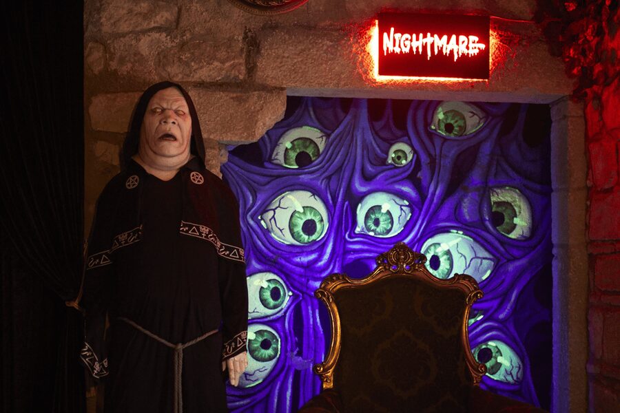 Barcelona: Nightmare Horror Museum Maze Entry Ticket - Location and getting there without hotel pickup