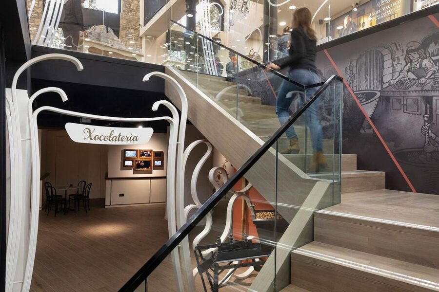 Barcelona: Nougat and Chocolate Museum Tour with Tasting - Hot chocolate or horchata: included and genuinely useful