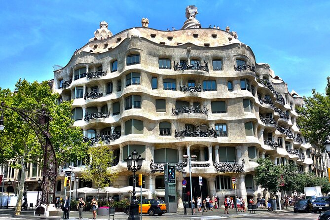 Barcelona Old Town Private Tour: Past and Present - Arc de Triomf to Parc de la Ciutadella, where the story starts