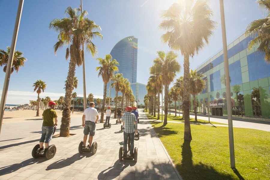 Barcelona: Old Town & Seafront Segway Tour - Ciutadella Park and Arc de Triomf: grand entrances without the museum detour