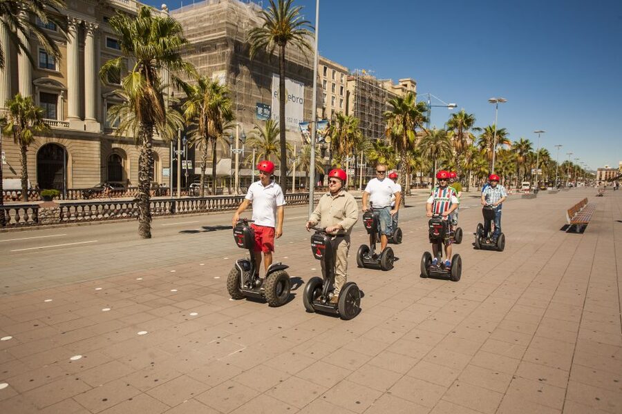 Barcelona: Old Town & Seafront Segway Tour - Columbus Monument and the pivot back toward the older streets