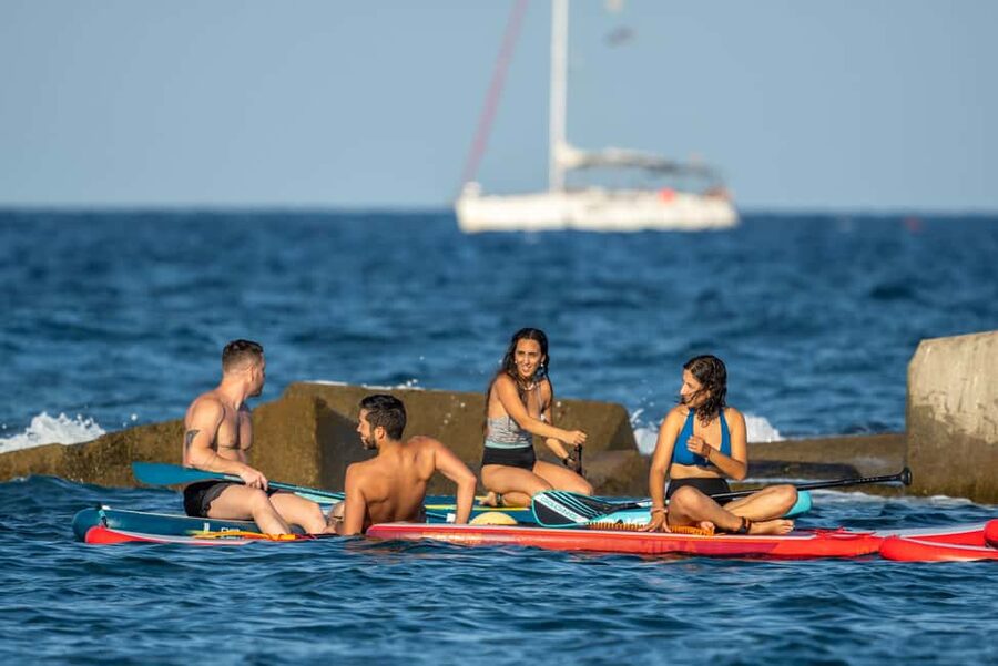 Barcelona: Paddlesurf Rental Barceloneta beach (75min) - The 150-meter walk to the beach, and what to bring