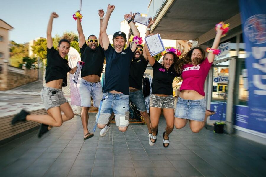 Barcelona: PADI Scuba Diver Course Certification Training - Your day plan: 9:00 theory, three water sessions, finish at 19:00