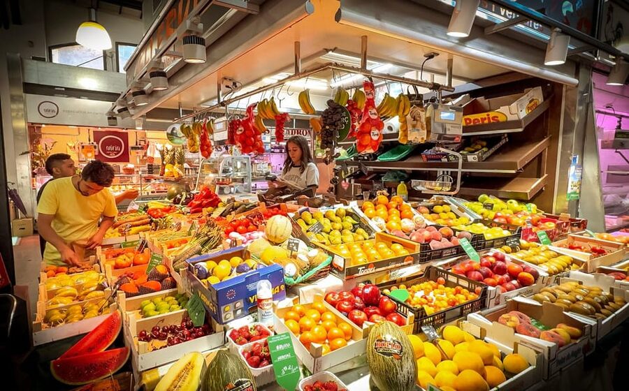 ⭐︎ Barcelona: Paella Maestro Market Tour & Sangria & Tapas - Sarrià Market: Picking Ingredients Before You Cook