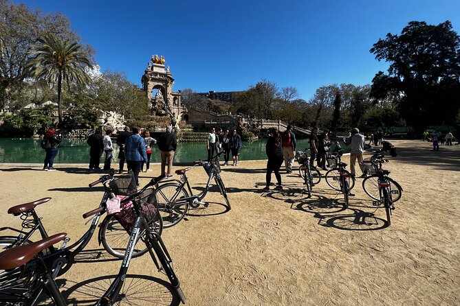 Barcelona Panoramic Escooter or E-Bike Tour - Arc de Triomf: the city fair gate you will recognize later