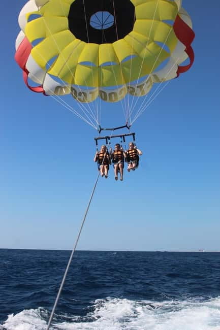 Barcelona: Parasailing magic flight and views above the sea - Price and value: why $43 can be a bargain or a trap