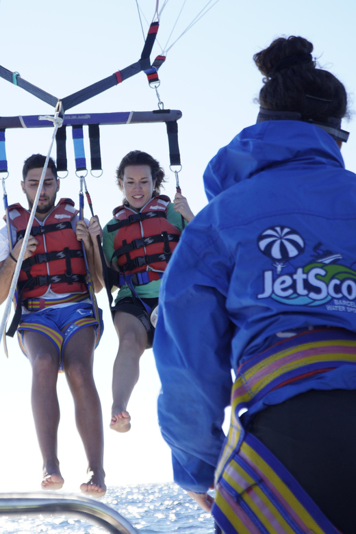 Barcelona: Parasailing with 360º Panoramic Skyline Views - Safety, Crew, and the Smooth Lift and Landing