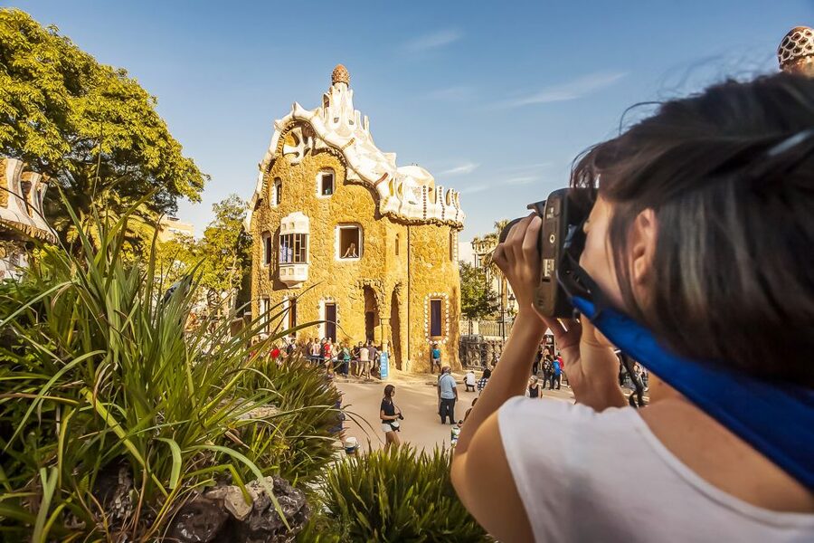 Barcelona: Park Güell Admission Ticket - Dragon Stairway and el drac: plan your first hour here