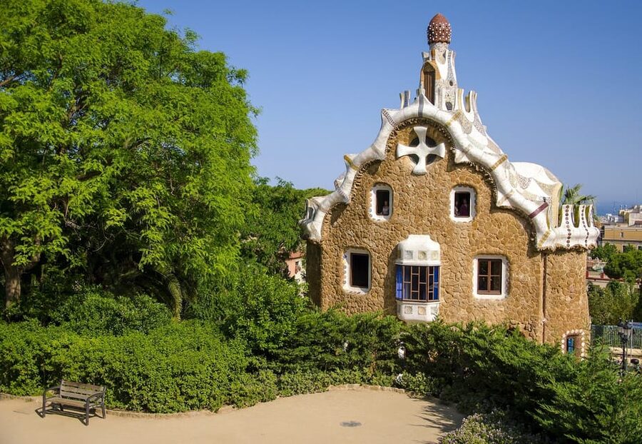 Barcelona: Park Güell Guided Tour - UNESCO and Catalan modernism, explained without turning into a lecture