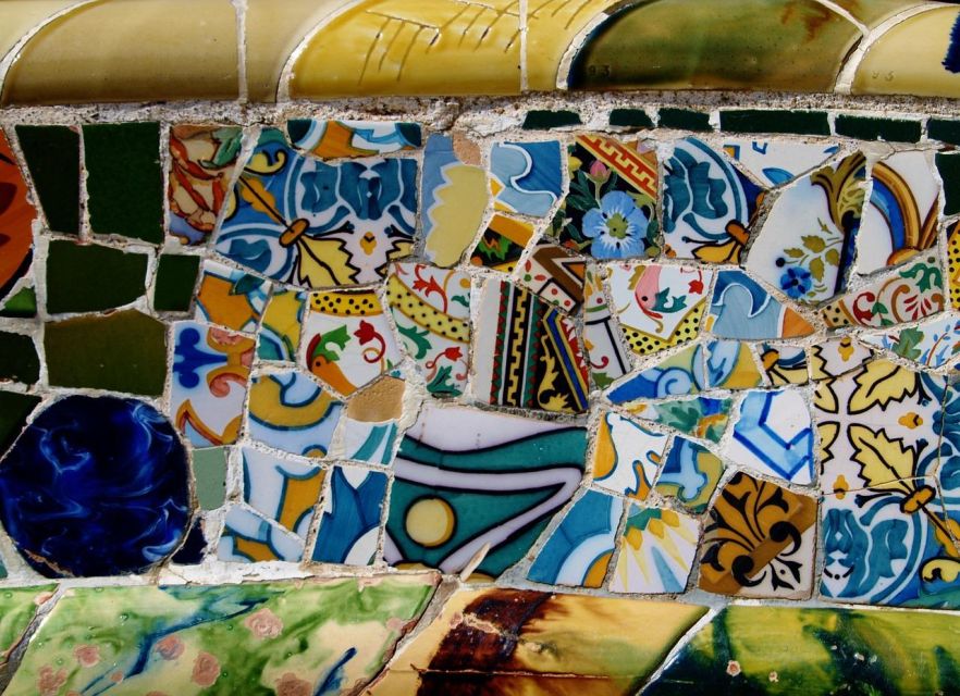 Barcelona: Park Güell Guided Tour with Fast-Track Access - Why the guide adds real value, not just a script