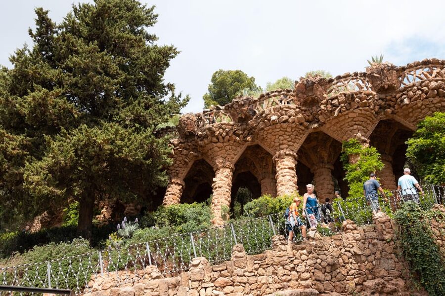 Barcelona: Park Güell Guided Tour with Fast-Track Access - Who this Park Güell guided fast-track tour suits best