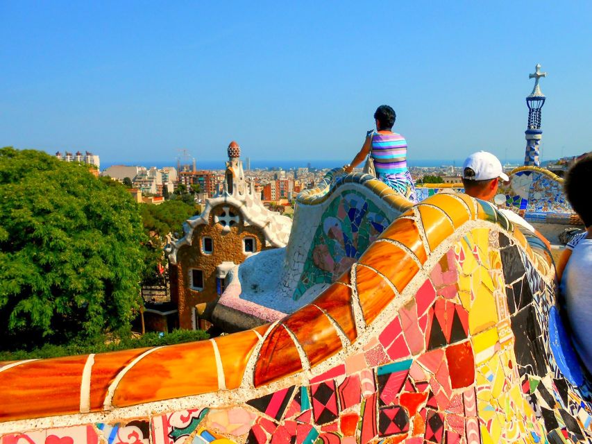 Barcelona: Park Guell Guided Tour with Skip The Line Entry - Nature Square View Time and Your 45 Minutes to Roam