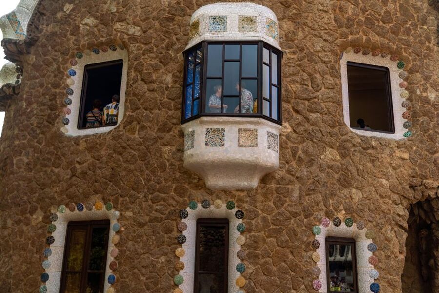 Barcelona: Park Guell Guided Tour with Skip The Line Entry - What to Pack and How to Prepare for Hill Walking