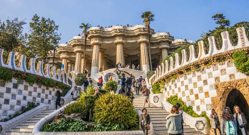 Barcelona: Park Guell Guided Tour with Skip-the-Line Entry - Getting In: Carretera del Carmel 23 and the Skip-the-Line Advantage
