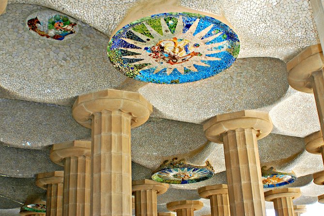 Barcelona: Park Guell Guided Tour with Skip the Line Ticket - What 1 hour 15 minutes feels like inside Park Güell