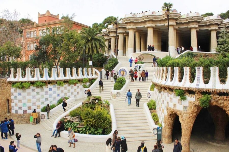 Barcelona & Park Güell: Private Half-Day Tour with Pickup - Passeig de Gràcia: Where Modernism Looks Like a Street Performance