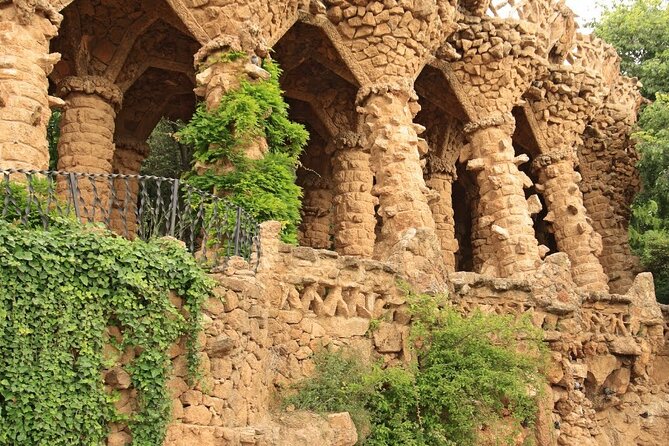 Barcelona Park Guell Private Tour - Inside Park Güell, What Happens in the 90 Minutes