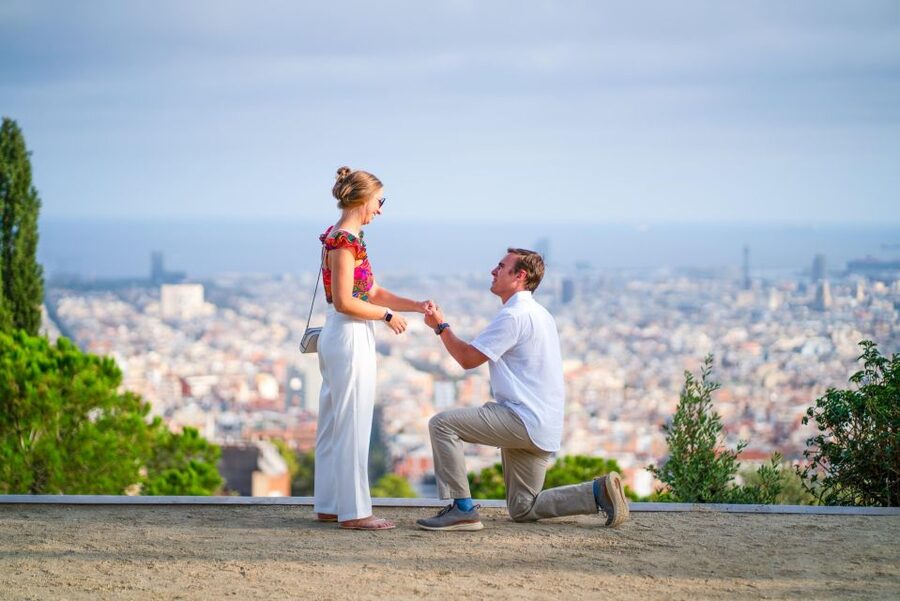 Barcelona: Personal Travel & Vacation Photographer - Dressing smart and wearing practical shoes