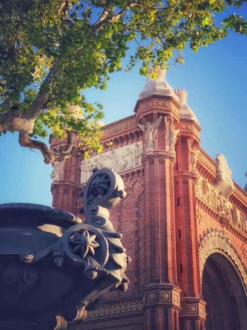 Barcelona: Phone Photography Tips & Tricks - Park & Old Town - Who this tour is perfect for