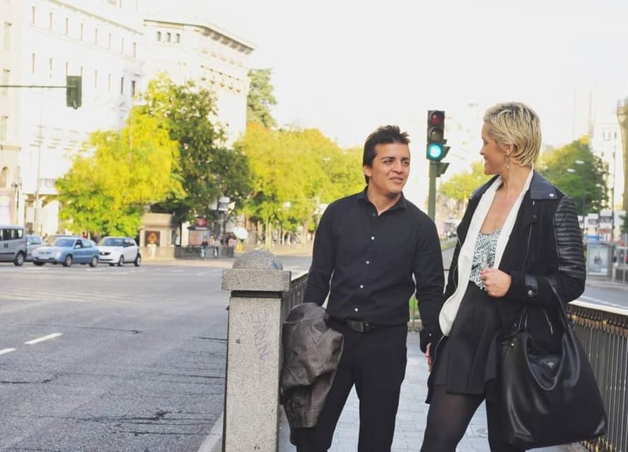 Barcelona: Photo Shoot + Exclusive Video of the Best Moments - Where you meet in Praça Real, and how to start smoothly