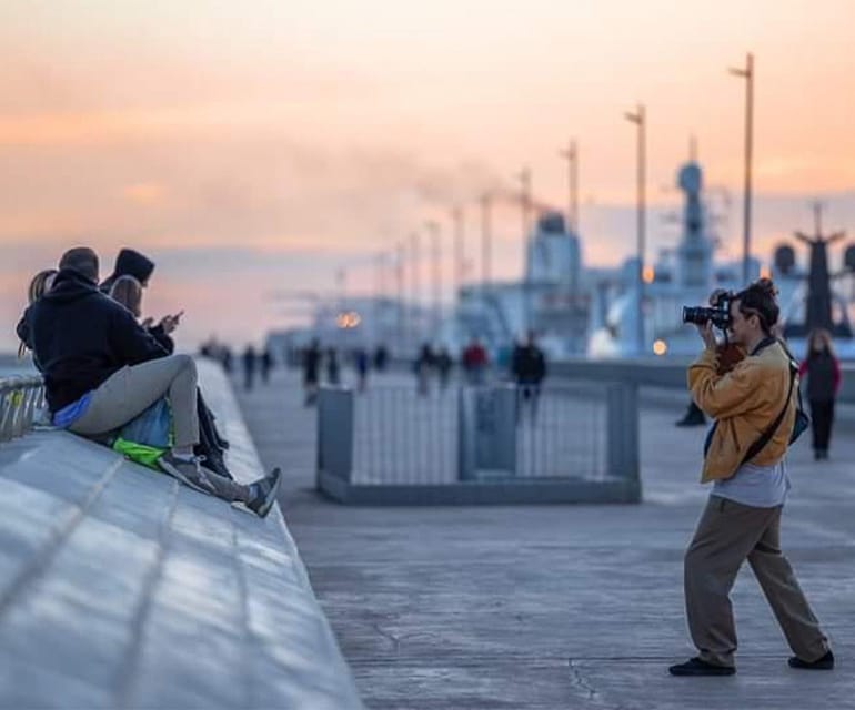 Barcelona: Photographic Madness at Barceloneta Beach - The flow from Desigual to the waterfront, and how the time stays realistic