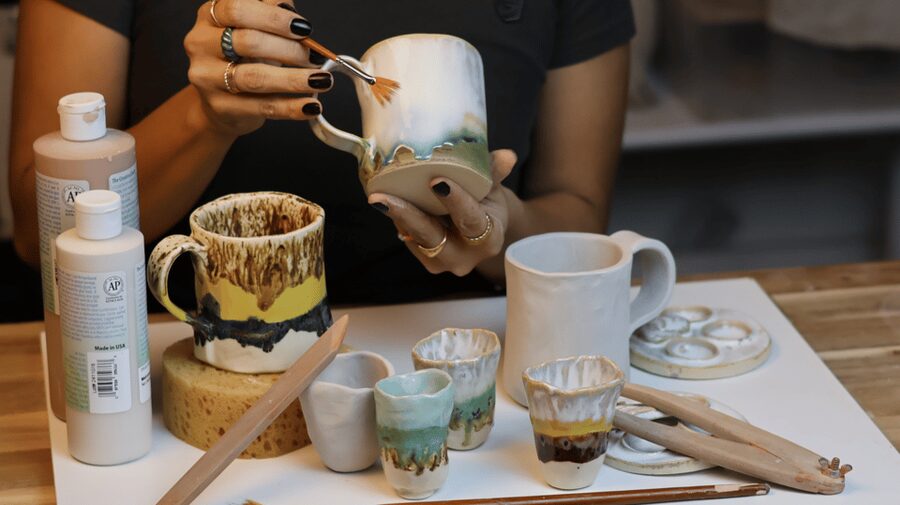 Barcelona: Pottery Workshop with Wine - Key things you’ll like