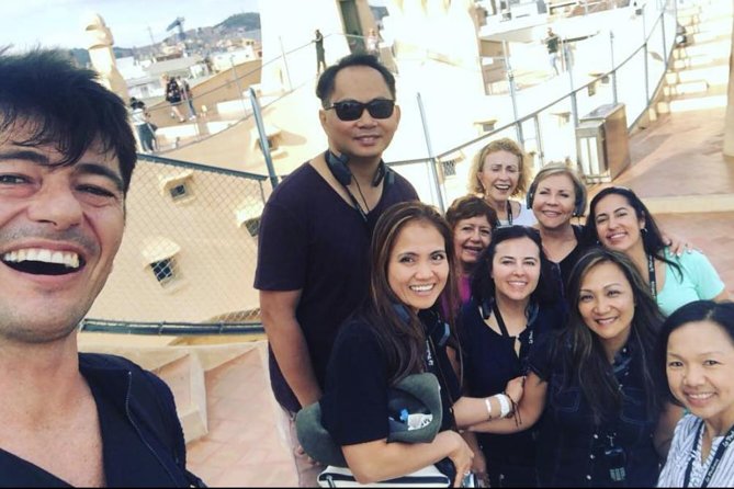 Barcelona Premium: Gothic, Montjuic, Sagrada Familia & Park Güell - Coffee break with the Born vibe near Santa Maria del Mar
