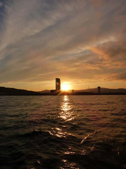 Barcelona: Premium Shared Sunset Cruise (Drinks & Snacks) - The long sunset segment: why the timing matters so much