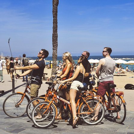 Barcelona: Private Bike/eBike Tour & Sagrada Familia Tickets - Barcelona Cathedral and Santa Maria del Mar: Gothic contrasts