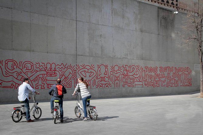 Barcelona Private Bike Tour - Sagrada Família: outside viewing time that’s still worth it