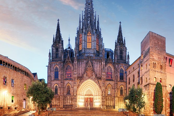 Barcelona Private City Tour (Top Attractions + Pick-up) - Plaça dEspanya to Plaça de Catalunya, the City’s Big-Square Contrast