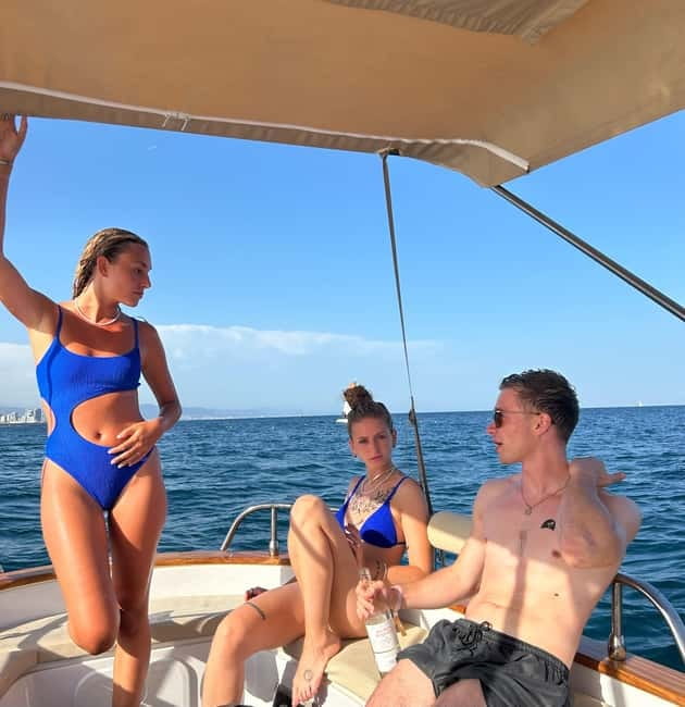 Barcelona: Private Classic Yacht Tour with Drinks - Moll de Gregal: Your Easy Start to a Different Barcelona