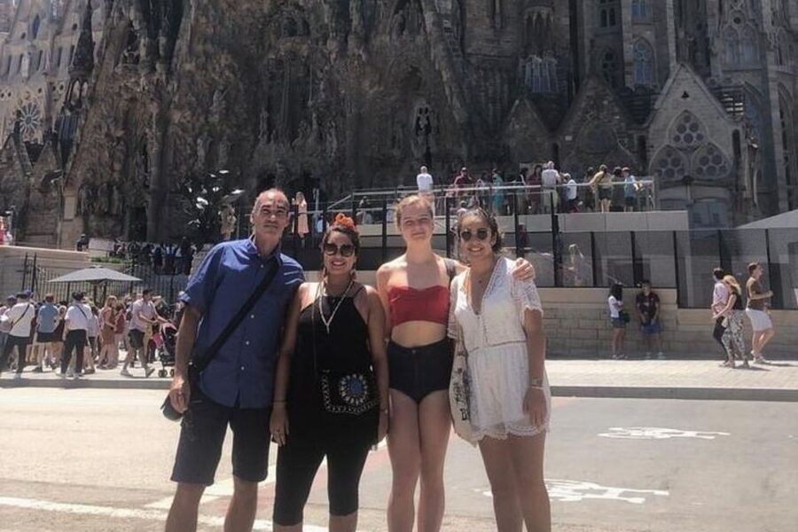 Barcelona: Private custom tour with a local guide - The practical flow: pickup, photo stop, and an easy start