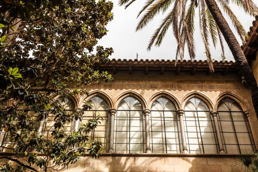 Barcelona: Private Custom Tour with a Local – Icons & Gems - Finding Your Feet: Walking Setup, Timing, and Where You Start
