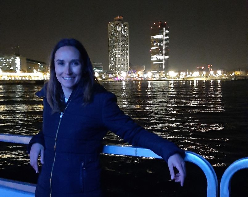 Barcelona: Private Evening Cruise with Dinner and Drinks - The “private” part: how the group setup changes the vibe