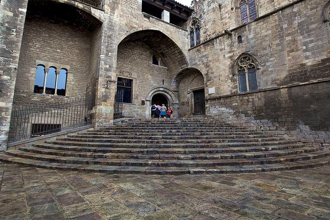 Barcelona Private Gothic Quarter Tour with Flamenco Show - Where the tour starts at Cafe Zurich, Plaça de Catalunya