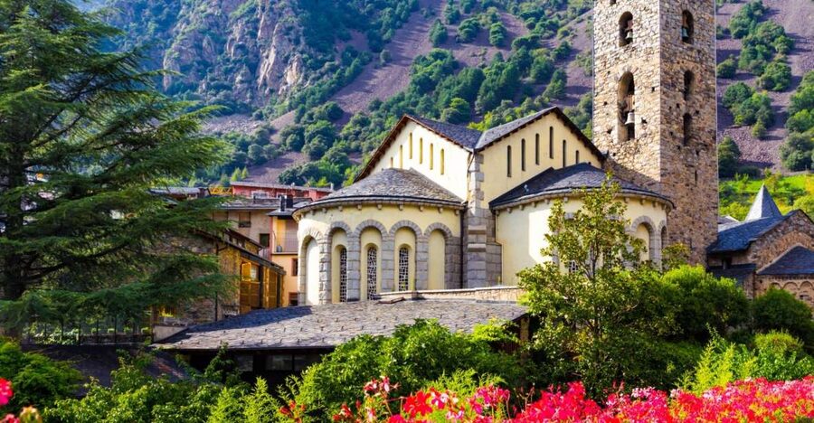 Barcelona: Private Guided Day Trip to Andorra with Pickup - Crossing Into France: Porte-Puymorens and Puigcerdà Pass-By
