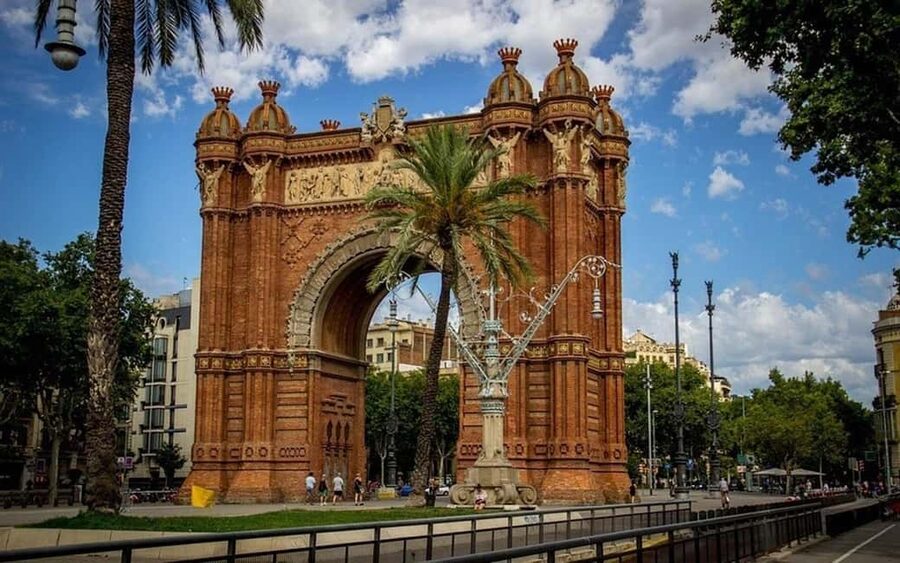 Barcelona: Private Half-Day Sightseeing Tour with a Local - How the private, 4-hour format works in real life