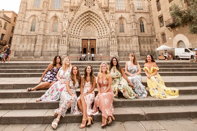 Barcelona Private Photoshoot at Cathedral & Kiss Wall - Quick take: what makes this shoot work