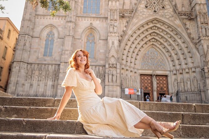 Barcelona Private Photoshoot at Cathedral & Kiss Wall - Accessibility and comfort: wheelchair and stroller friendly