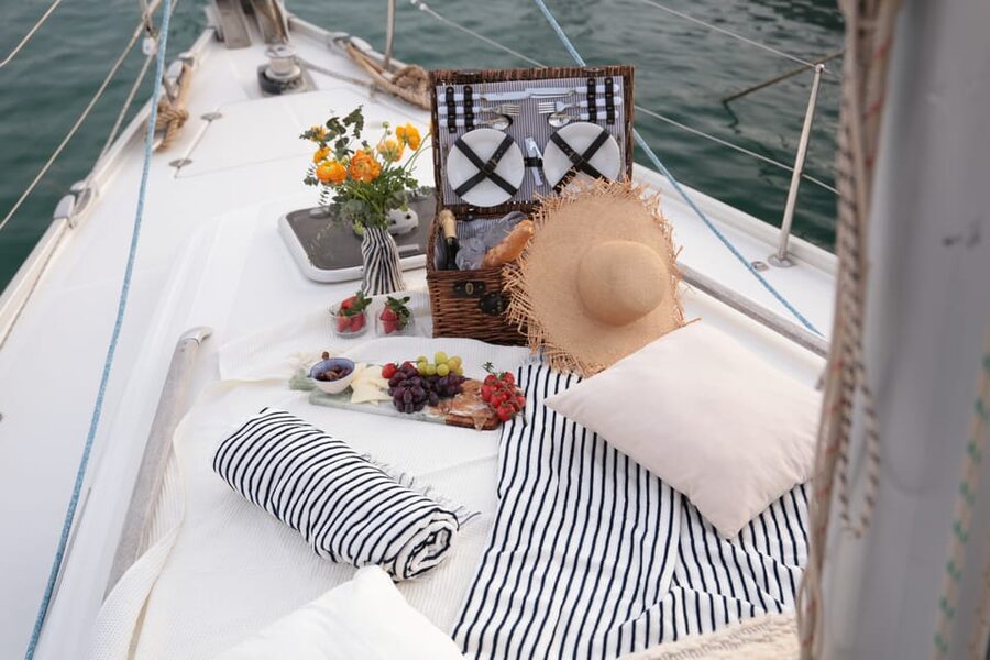 Barcelona: Private Romantic Sailing Tour with Drinks - Should You Book This Private Romantic Sailing Tour?