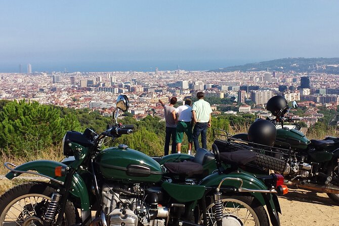 Barcelona Private Tour by Sidecar Motorcycle - El Born medieval walk: where the tour turns from riding to wandering