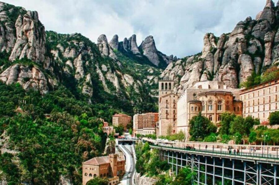 Barcelona: Private Tour Castles, Salt, Montserrat and Wines - Hotel pickup and private-group comfort from Barcelona