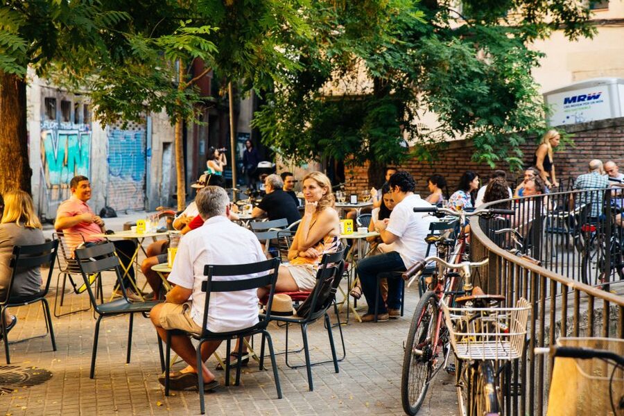 Barcelona: Private Tour w/ Locals – Highlights & Hidden Gems - Why a 3-hour private walk makes sense in Barcelona