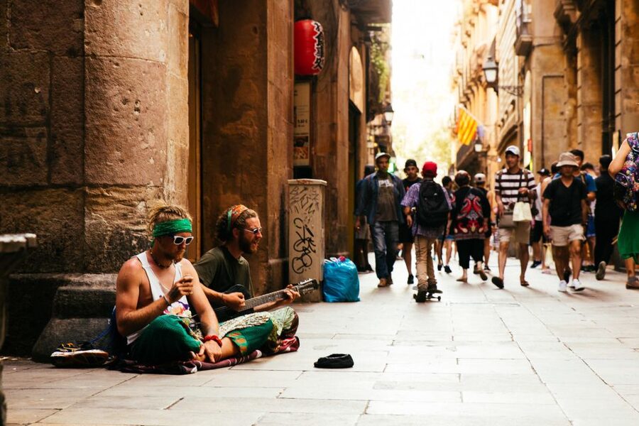 Barcelona: Private Tour w/ Locals – Highlights & Hidden Gems - Price and value: what $102 per person buys you