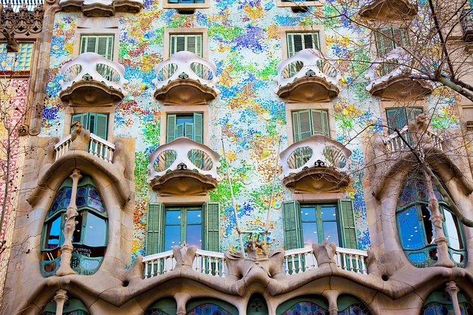 Barcelona Private Walking Tour through the City of Gaudi - Private guide value, radio system, and the included tapa