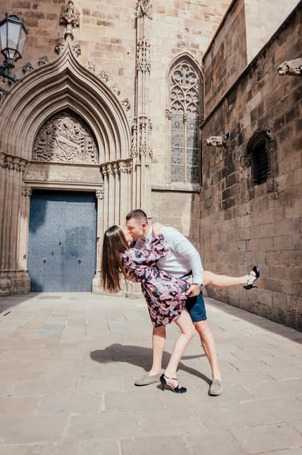 Barcelona: Professional Private Photoshoot - Logistics Without Headaches: Meeting Point, Contact, and Tickets