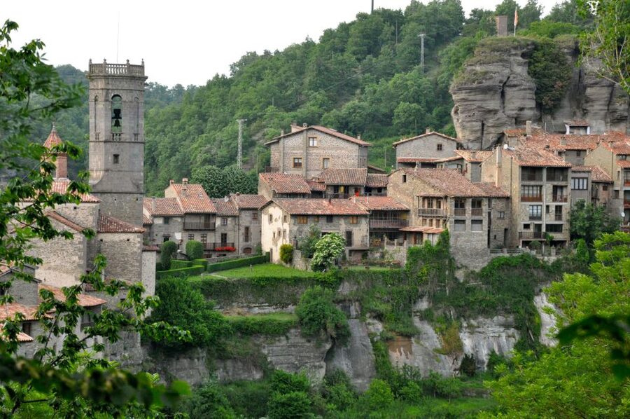 Barcelona: Pyrenees Villages and Trails Full-Day Tour - Escaping Barcelona for the Pre-Pyrenees Villages Day