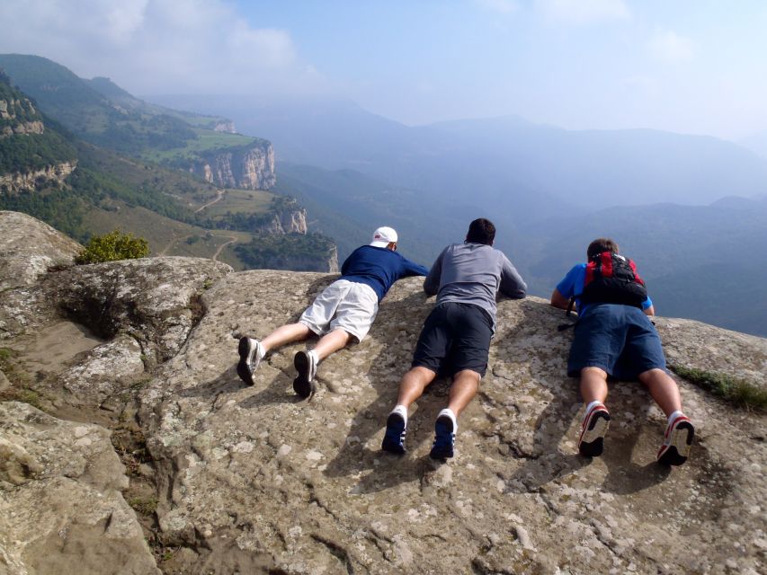 Barcelona: Pyrenees Villages and Trails Full-Day Tour - The Guide Makes the Day: English Support and Real Atmosphere